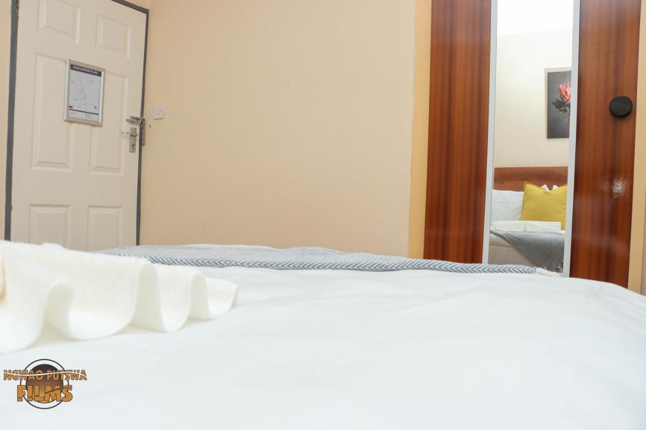The Hill Bed And Breakfast Francistown Esterno foto